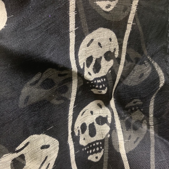 Alexander McQueen black chiffon skull print large scarf pre owned Vintage SALE - Picture 12 of 12